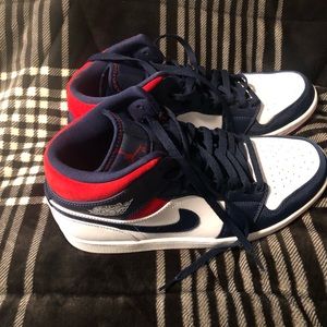 Jordan 1 Mid, EXCELLENT condition, Red/Blue/White